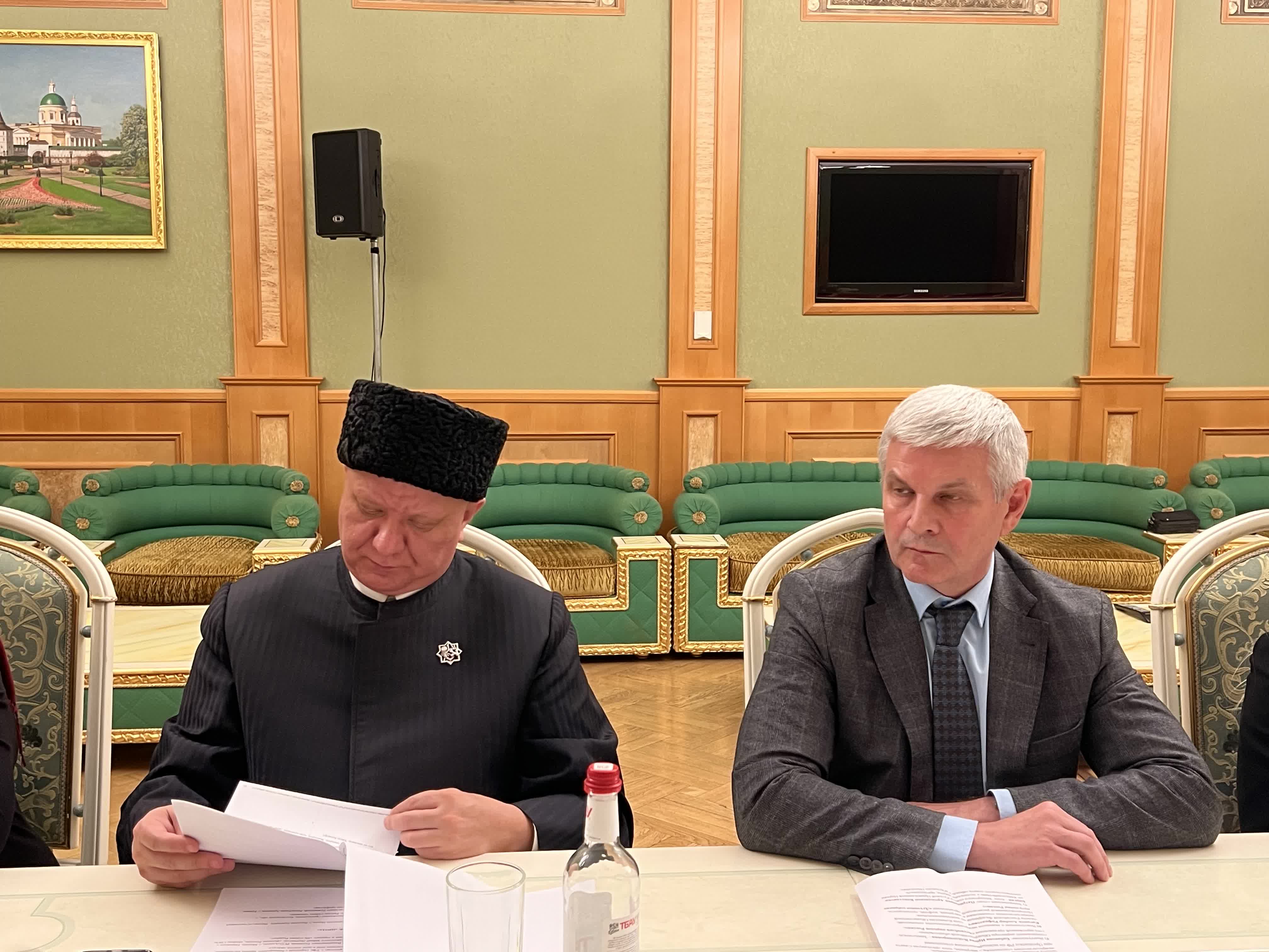 Муфтий Альбир хазрат Крганов отметил значимость литературы в воспитании молодёжи на конкурсе «Твои защитники, Россия»